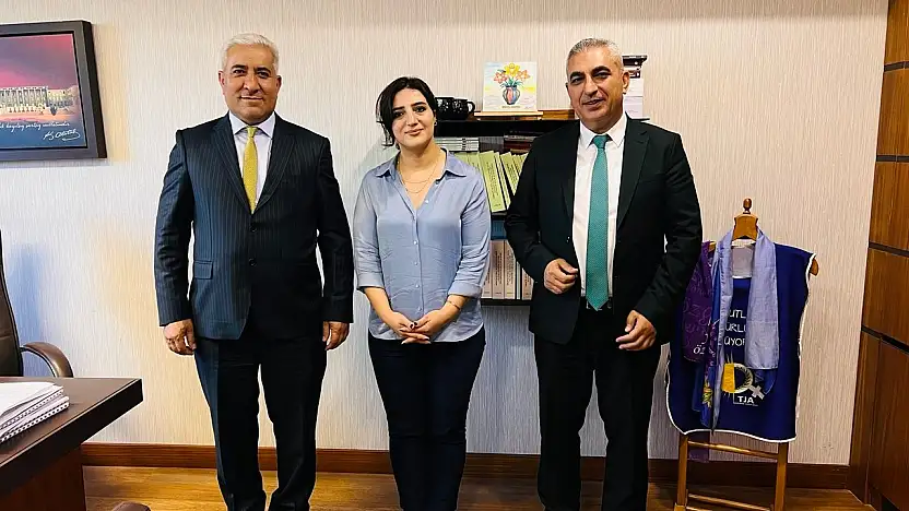 DEM Parti Siirt Milletvekili Sarıtaş, Esnaf Odası Başkanlarını TBMM'de Ağırladı