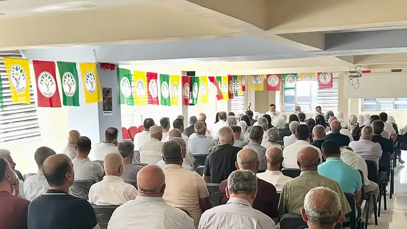 DEM Parti Siirt'te ''Barış Süreci'' Toplantısı Düzenledi