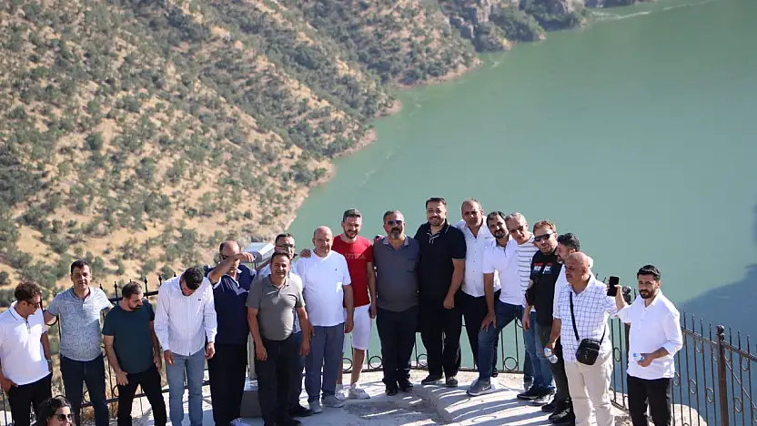 Doğu ve Güneydoğu Eczane Teknisyenleri Siirt'te Buluştu