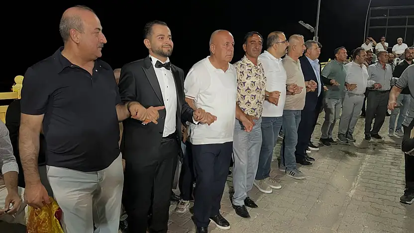 Eruh Belediye Başkanı Cevher Çiftçi, Genç Çiftin Nikâh Sevincine Ortak Oldu