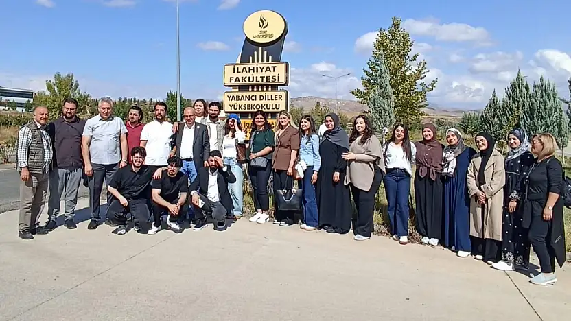 Ezidi ve Müslüman Genç Heyet Siirt Üniversitesi İlahiyat Fakültesini Ziyaret Etti