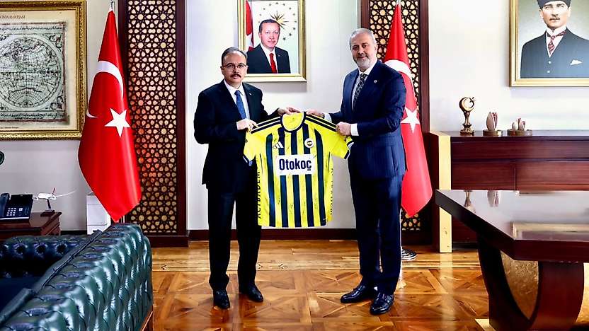 Fenerbahçe Yönetim Kurulu Üyesi Mehmet Aydın, Siirt Valisi Kızılkaya'yı Ziyaret Etti