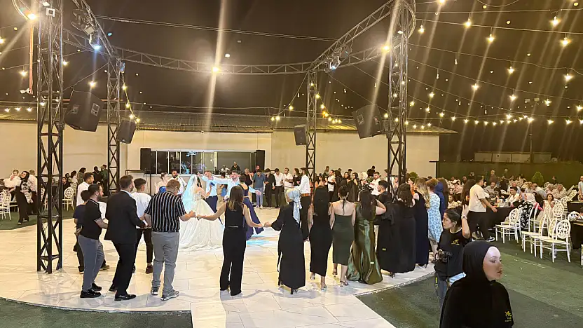 Kahramanmaraş'ta Siirtli Sırma Ailesinin ve Karagöz Ailesinin Mutlu Günü