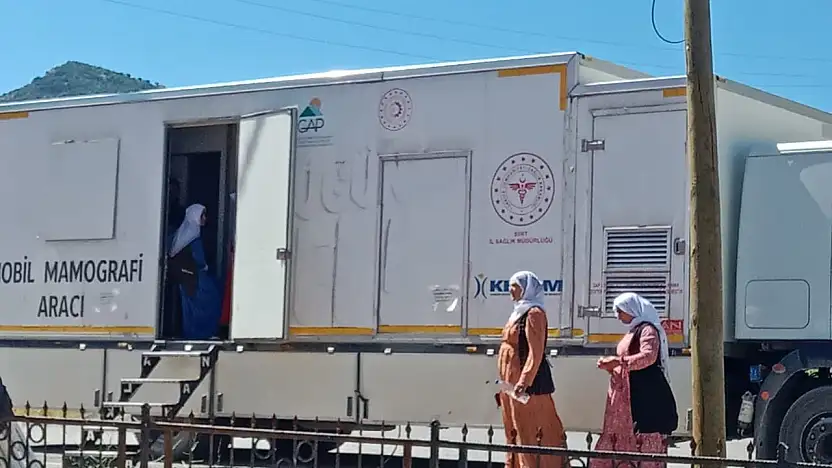 KETEM mobil mamografi aracı Pervari'nin Doğan Köyü'nde kadınların hizmetinde