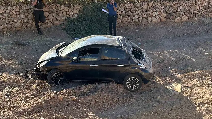 Kurtalan'da Otomobil Şarampole Yuvarlandı: 1 Yaralı
