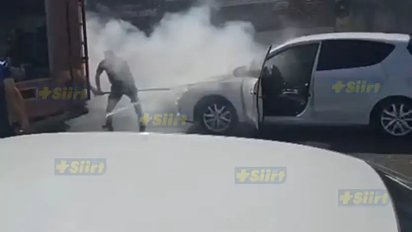 Kurtalan'da Seyir Halindeki Araç Motoru Alev Aldı