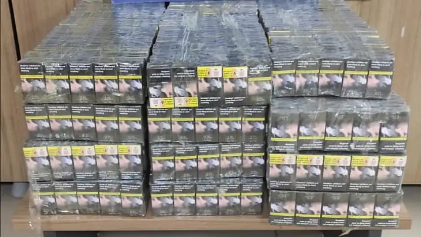 Kurtalan'da şüpheli araçta yüzlerce kaçak sigara ele geçirildi