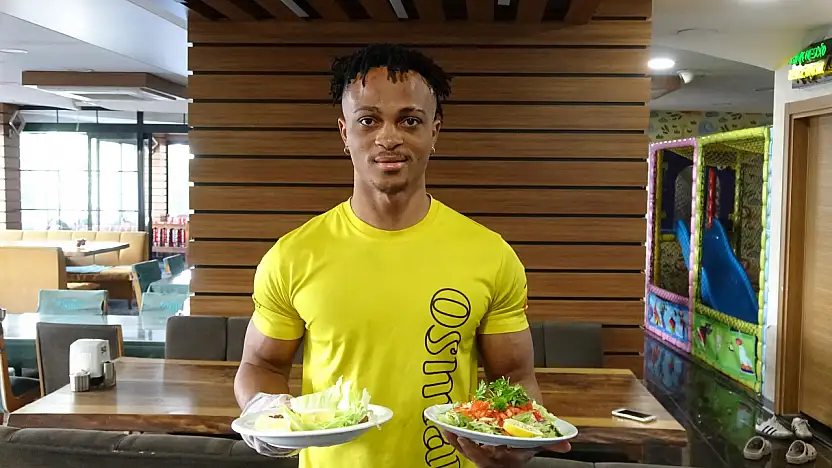 Nijerya'dan Siirt'e Uzanan Yolculuk! Çalışarak Okuyan Micheal'ın Hikâyesi