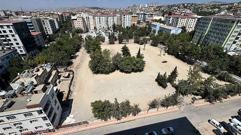 Öğretmenevi Geliyor, Otopark Gidiyor: Siirt'te Yeni Proje Yeni Sorun mu Getirecek?