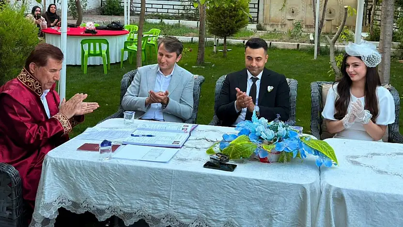 Siirt Atabağı'nda Jandarma Personelinin Nikahını Başkan Tayyar Lale Kıydı, Kaymakam Özcan Şahitlik Yaptı