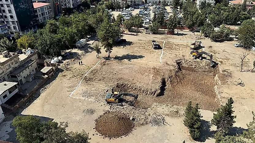 Siirt'e 120 Yataklı Yeni Öğretmenevi İçin İlk Kazma Vuruldu: İşte Tamamlanacağı Tarih
