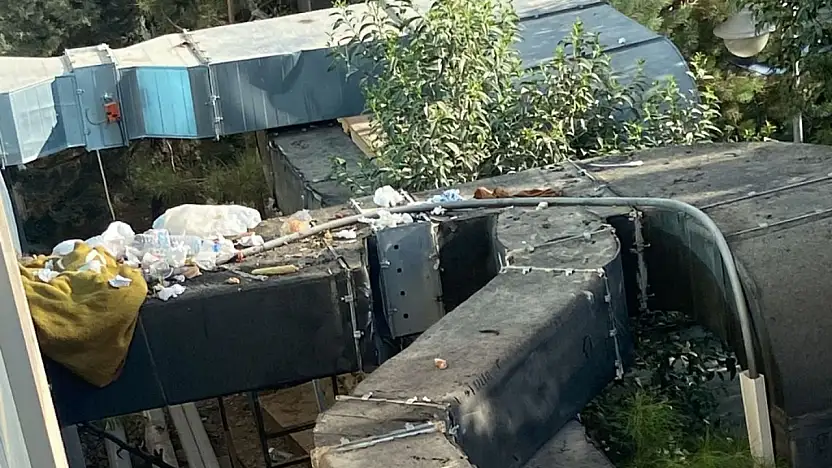 Siirt Eğitim ve Araştırma Hastanesi'nde Hasta Yakınlarından Tepki Çeken Çöp Atma Olayı
