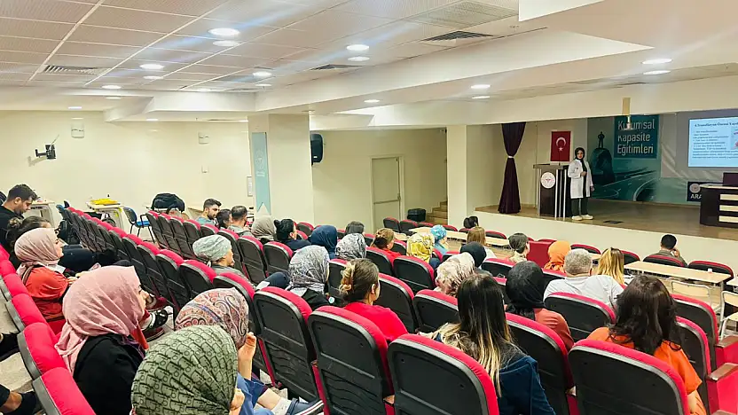 Siirt Eğitim ve Araştırma Hastanesi'nde Kan Transfüzyonu Güvenliği Eğitimi