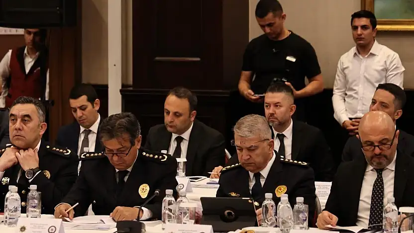 Siirt Emniyet Müdürü Mehmet Özdemir, Mardin'deki Narkotik Zirvesine Katıldı