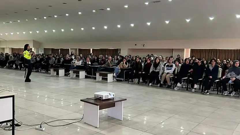 Siirt İl Emniyet Müdürlüğü'nden 450 Öğrenciye Uygulamalı Trafik Güvenliği Eğitimi