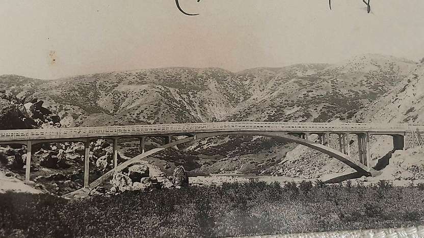 Siirt'in Tarihi Başur Köprüsü'nün 1940 Yılına Ait Görülmemiş Fotoğrafı Ortaya Çıktı