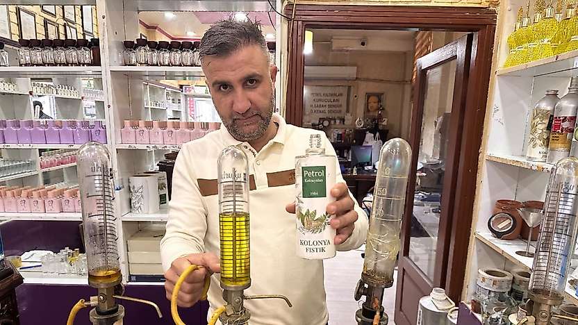 Siirt'in Yöresel Zenginlikleri Kaliteli Kokulara Dönüşüyor: 42 Yıllık Mirası Yaşatıyor