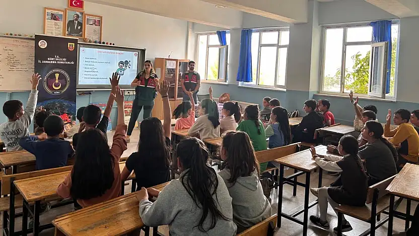 Siirt Jandarması'ndan Dijital Güvenlik Hamlesi: 10 Binden Fazla Kişiye Siber Farkındalık Eğitimi