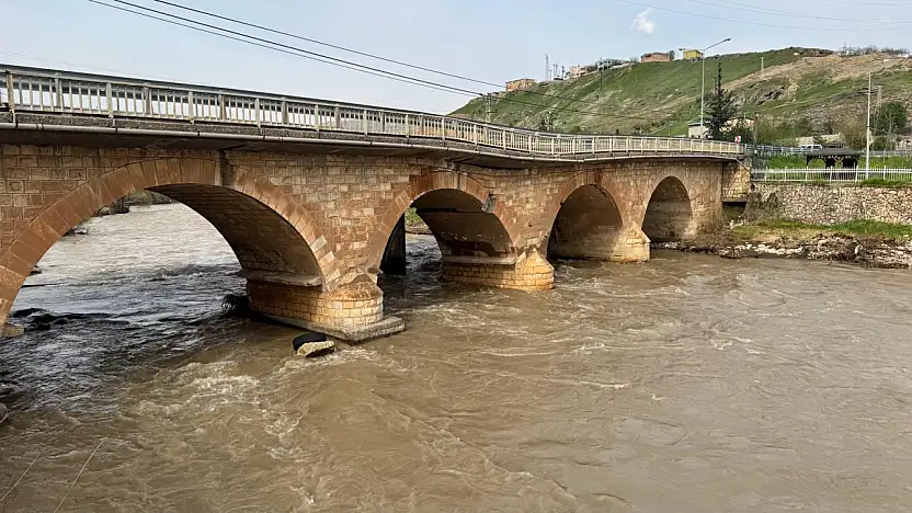 Siirt Kezer Köprüsü Daha Ne Kadar Bekleyecek? Milletvekili Mervan Gül'e Çağrı: Restorasyon Yaz Bitmeden Tamamlansın
