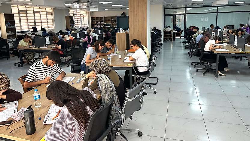 Siirt Kurtalan'da KPSS Adaylarına Ücretsiz Deneme Sınavı Düzenlendi