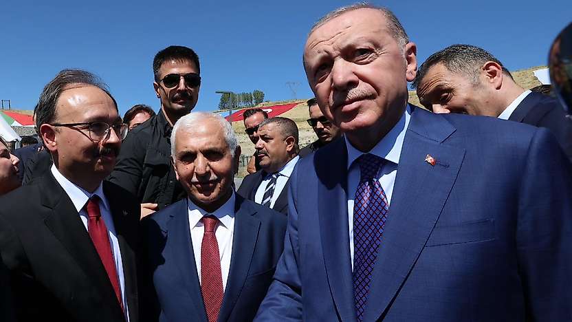 Siirt Milletvekili Mervan Gül ve Siirt Valisi Kemal Kızılkaya, Ahlat'ta Cumhurbaşkanı Erdoğan ile Bir Araya Geldi