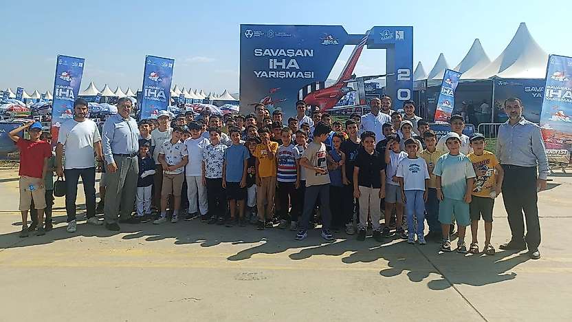 Siirt Molla İhsan Erdal Kur'an Kursu Öğrencileri Savaşan İHA Yarışmalarını İnceledi