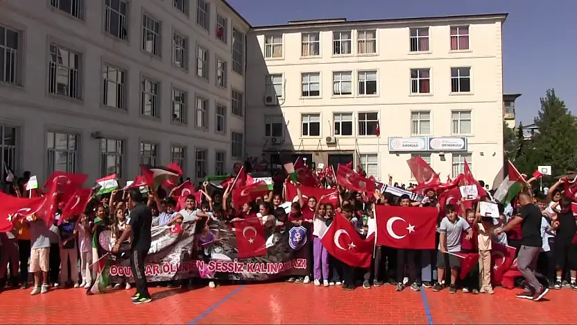 Siirt Polis Amca Ortaokulu'ndan 'Filistin ve Gazze' Temalı Farkındalık Etkinliği