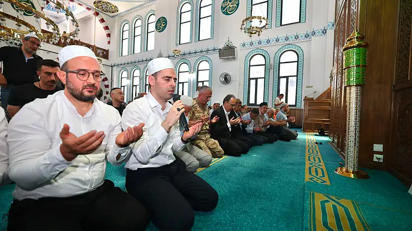 Siirt'te 15 Temmuz Şehitleri İçin Mevlid-i Şerif ve Dua Programı Düzenlendi