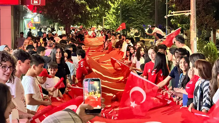 Siirt'te 15 Temmuz'un 10. Yılında Binler Tek Yürek Oldu
