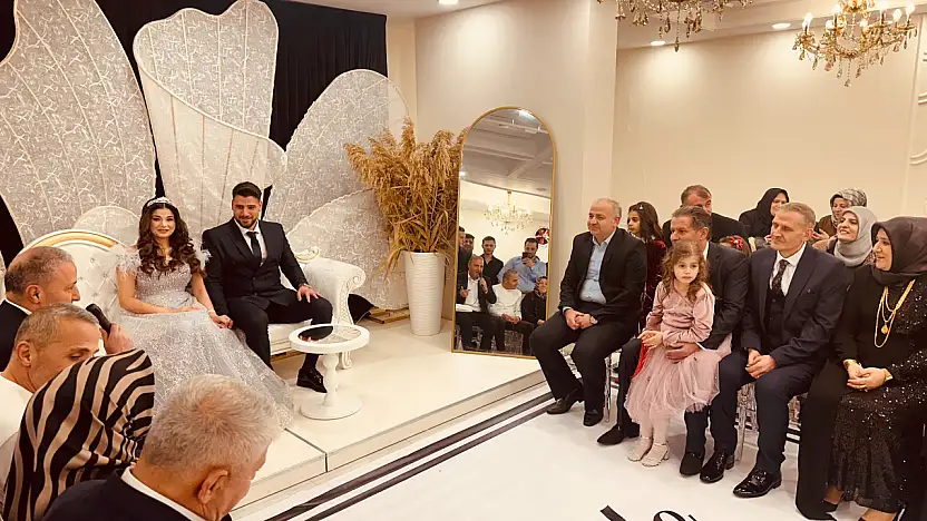 Siirt'te Akınay ve Işıktaş ailelerinin mutlu günü