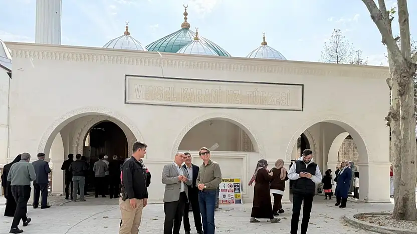 Siirt'te Baykan Kaymakamı Veysel Karani Türbesi'ndeki Çalışmaları İnceledi