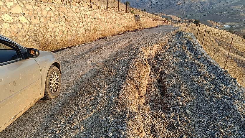 Siirt'te Bayraktepe-Ekmekçiler Grup Köy Yolunda Ulaşım Sorunu Yaşanıyor