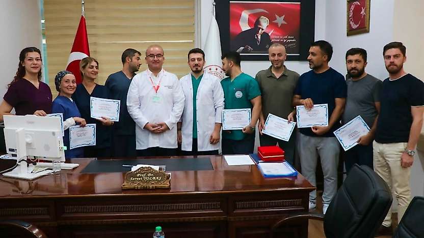 Siirt'te Bir İlk Gerçekleşti: Başhekim Yolbaş'tan Başarılı Ekibe Teşekkür