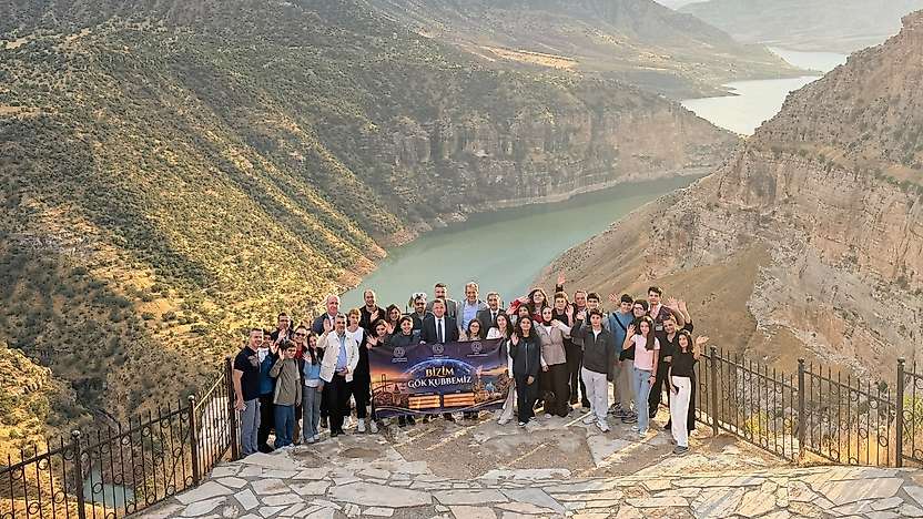 Siirt'te ''Bizim Gök Kubbemiz'' heyecanı: Öğrenciler kardeş okullarını ziyaret etti