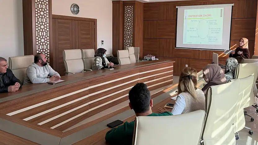 Siirt'te çocuk evleri personeline bulaşıcı hastalıklar eğitimi