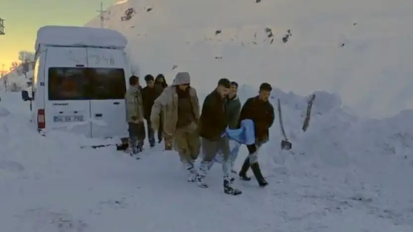 Siirt'te Damda Biriken Karı Temizlemeye Çalışan 16 Yaşındaki Genç Dengesini Kaybederek Düştü