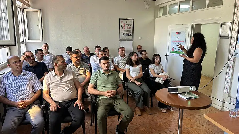 Siirt'te Denetimli Serbestlik Müdürlüğü Personeline 'Koruyucu Aile Eğitimi' Semineri