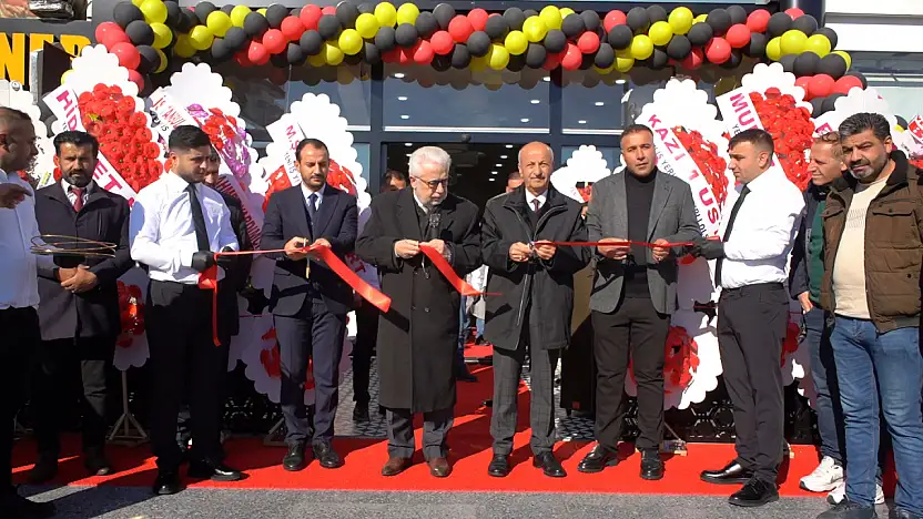 Siirt'te Edip Usta Kebap Salonu yeni adresinde hizmete açıldı