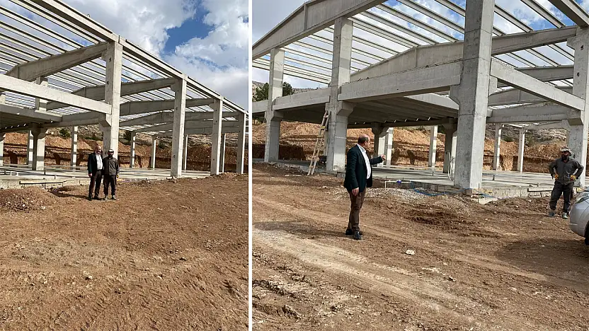 Siirt'te Eruh Belediye Başkanı Cevher Çiftçi, 250 Kişilik Kapalı Spor Salonunda İnceleme Yaptı