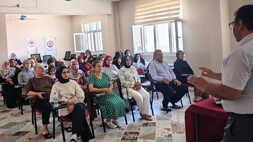 Siirt'te Kadınlara Girişimcilik ve KOSGEB Desteği Eğitimi Verildi
