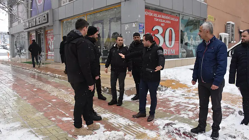 Siirt'te Karla Mücadele Çalışmaları Sürüyor: Belediye Yetkilileri Sahada İnceleme Yaptı