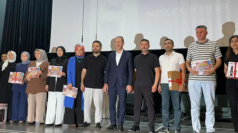 Siirt'te Kitap Okuma Yarışmasının Ödül Töreni Yoğun Katılımla Gerçekleştirildi