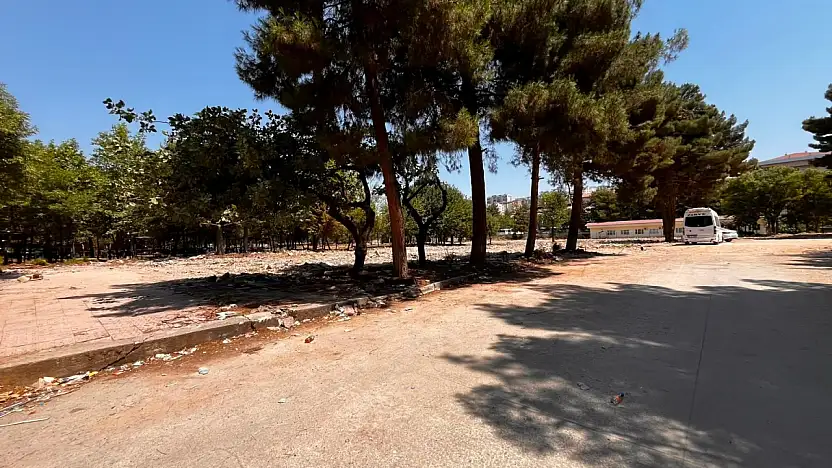 Siirt'te Millet Bahçesi Belirsizliği: Yıkım Yapıldı, Proje Neden Başlamadı?
