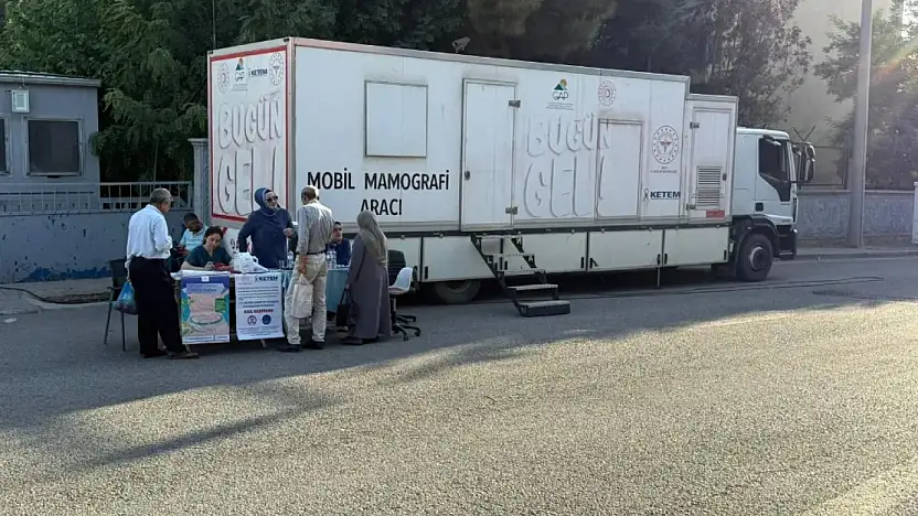 Siirt'te mobil mamografi aracı Barış Mahallesi'nde ücretsiz tarama yaptı