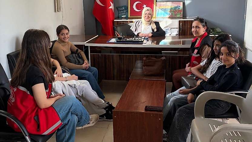 Siirt'te ODES Kapsamındaki Çocuklardan Muhtar Ziyareti