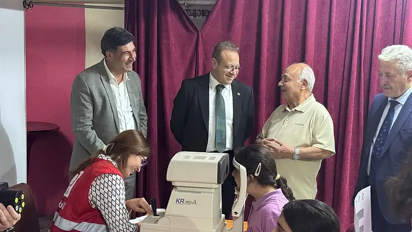 Siirt'te Öğrencilere Ücretsiz Göz Taraması: 'Aydınlık Bir Yaşam İçin Erken Teşhis'