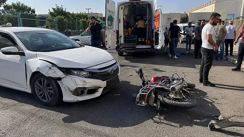 Siirt'te otomobil ile motosiklet çarpıştı: 2 kişi yaralandı