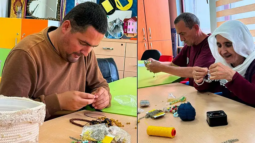 Siirt'te Özel Bireyler Takı Yapım Etkinliğinde Yeteneklerini Sergiledi
