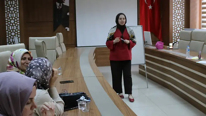 Siirt'te Özel Gereksinimli Çocuğu Bulunan Ailelere Grup Terapisi Desteği Verildi