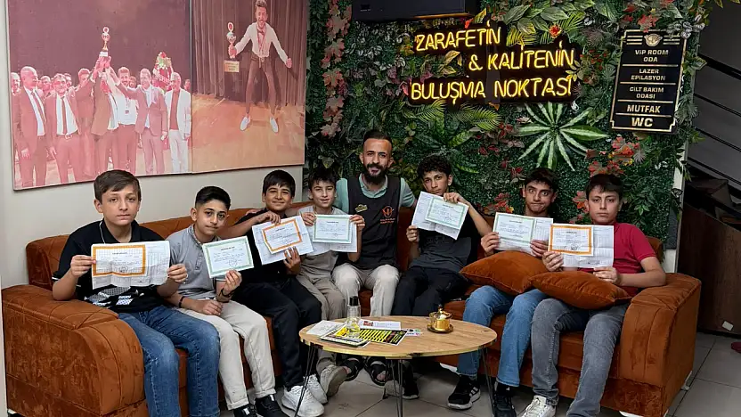 Siirt'te Takdir ve Teşekkür Alan Öğrencilere Ücretsiz Tıraş Desteği